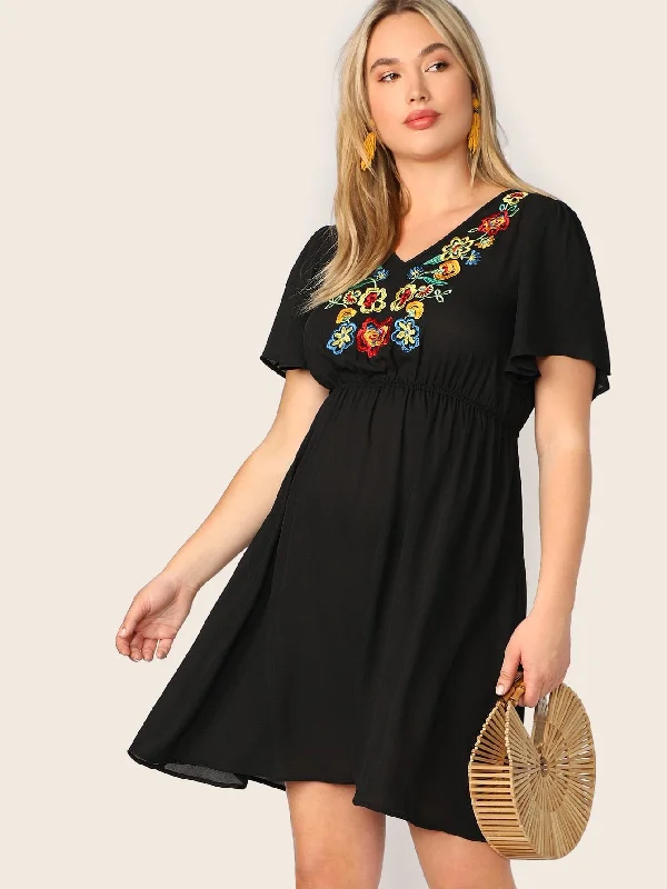 Plus V-neck Embroidery Floral Ruffle Shoulder Dress