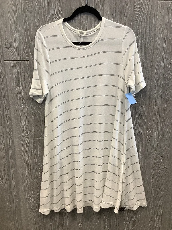 Dress Casual Short By Loft In White, Size: L